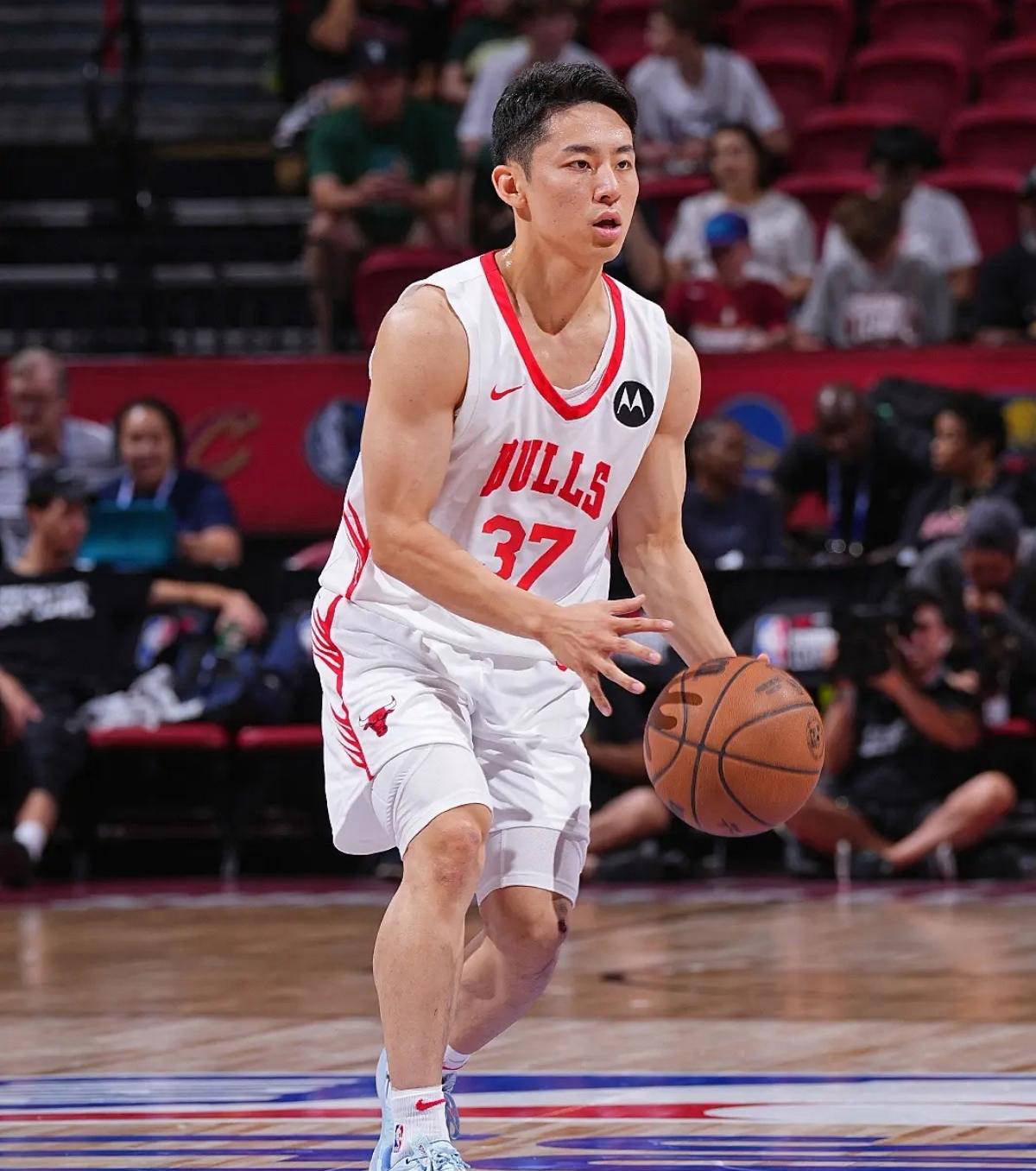皇冠体育-草根逆袭！河村勇辉成功签约芝加哥公牛重返NBA