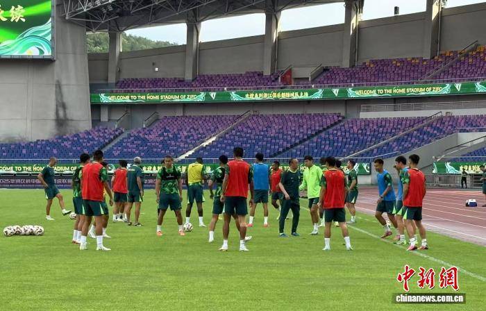 皇冠体育官网-中超“双绿会”将上演 浙江绿城队剑指四连胜