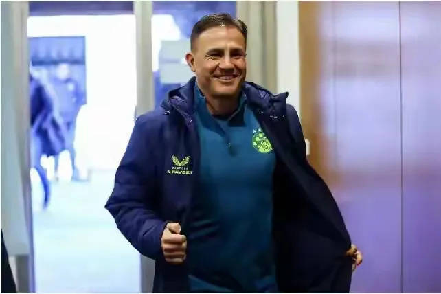 凄凉，前中超最佳主帅无人问津，在欧洲混不下去，想再回亚洲执教