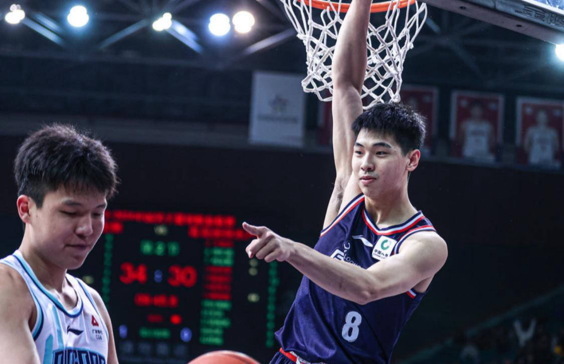 皇冠体育下载-CBA球员冲击NBA：颠覆“没统治CBA就别打NBA”传统观念