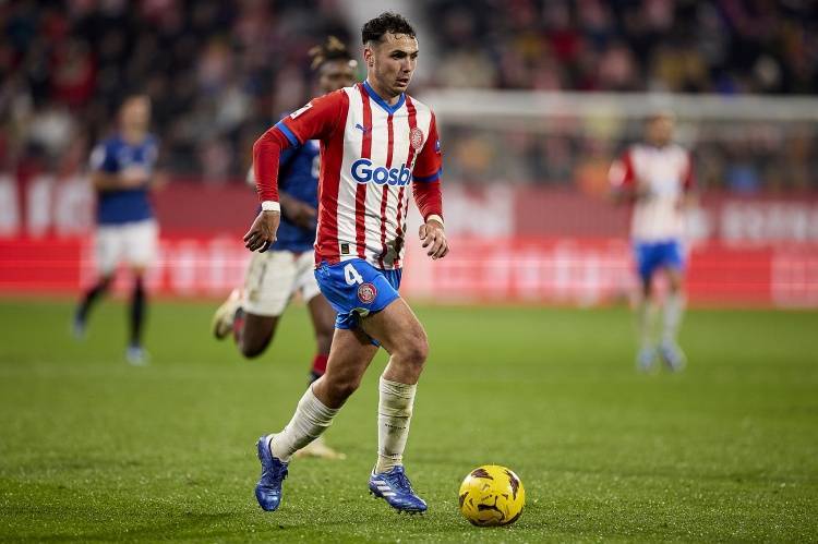 皇冠体育app-马卡：尤文、米兰、英超俱乐部有意赫罗纳右后卫马丁内斯