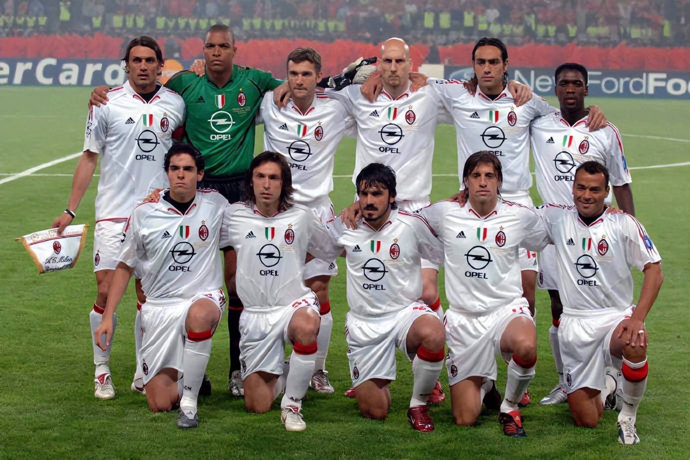 皇冠体育网址-【资料】AC米兰2004-2005赛季欧冠半决赛胜埃因霍温，决赛负利物浦【AC米兰资料】【足球资料】