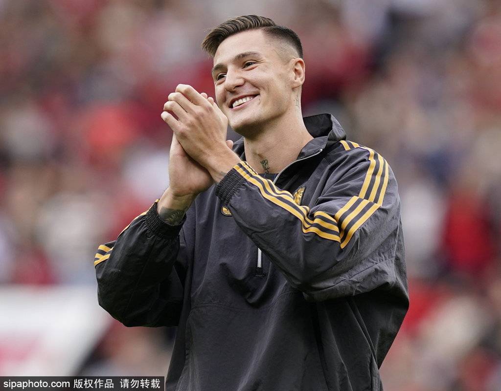 皇冠体育-英媒预测曼联战阿森纳首发：三大锋线新援齐发 B费坐镇中场