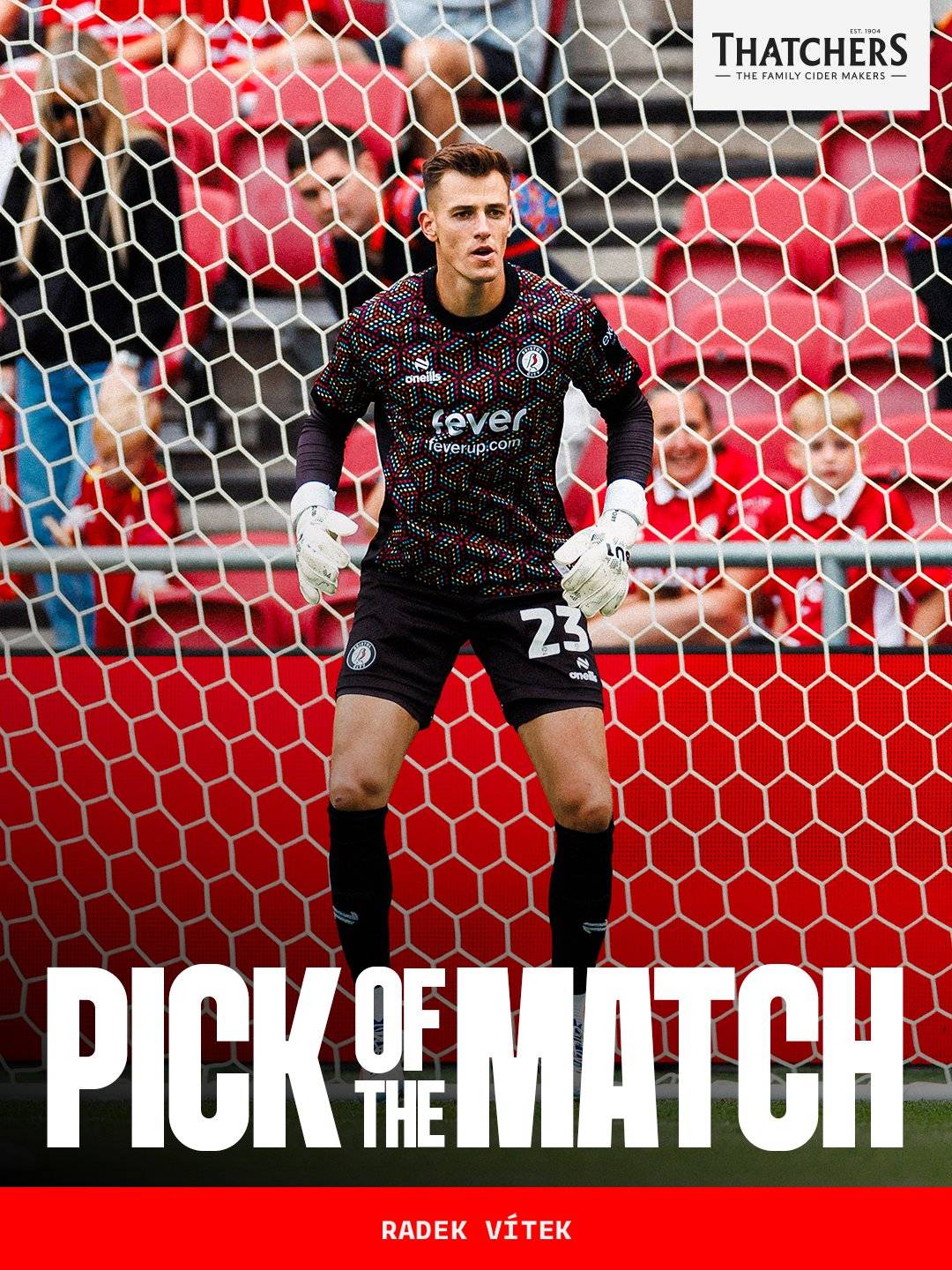 皇冠体育app-曼联出租小妖向奥纳纳下战书，未来要当曼联主力！曝切赫助其发展