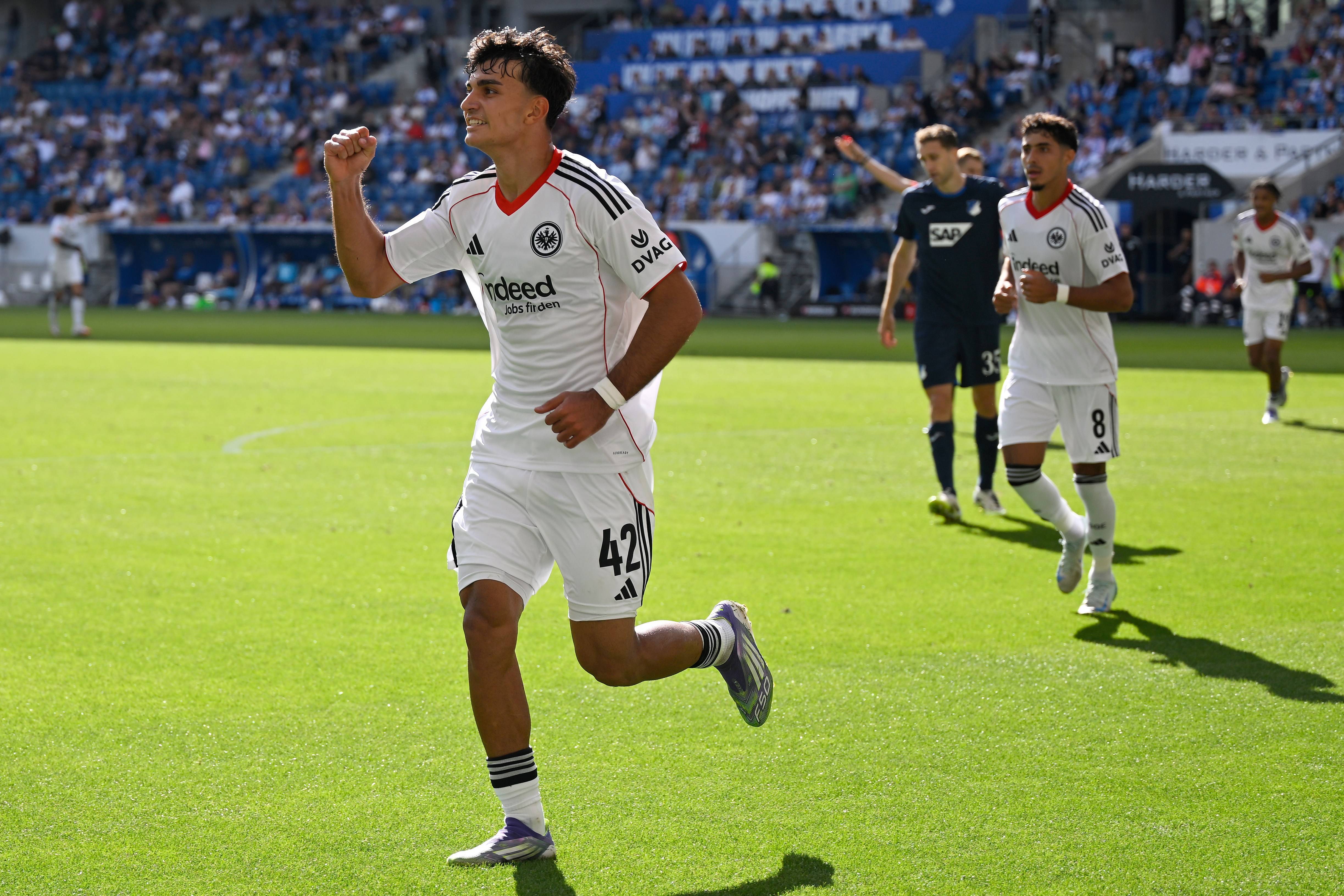 皇冠中国-（体育）足球——德甲：法兰克福胜霍芬海姆