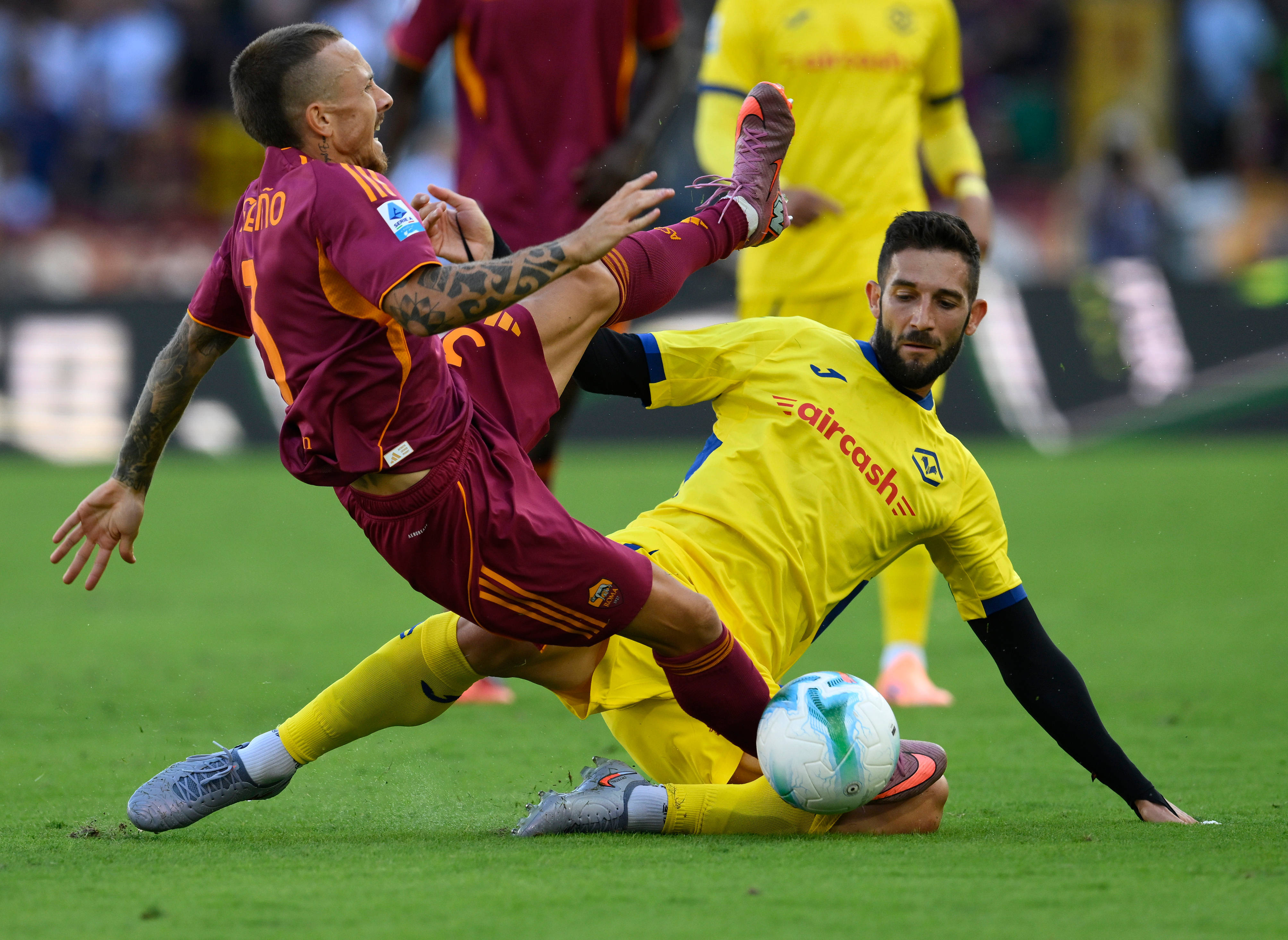 （体育）足球——意甲：罗马胜维罗纳