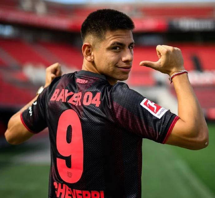 皇冠中国-曼城考虑提前召回埃切维里，赫罗纳成为新选择