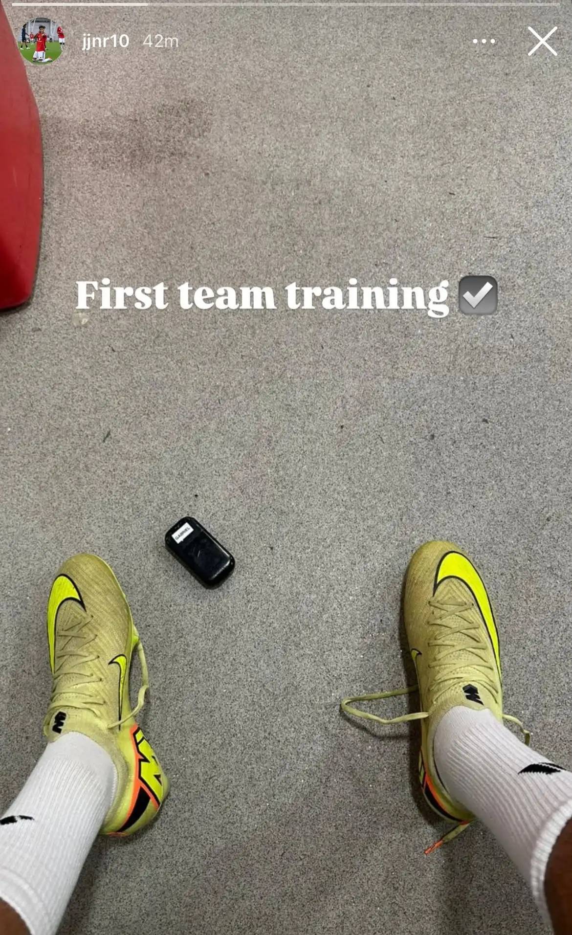 曼联15岁小梅西跟训一线队，俱乐部全力为未来之星铺路