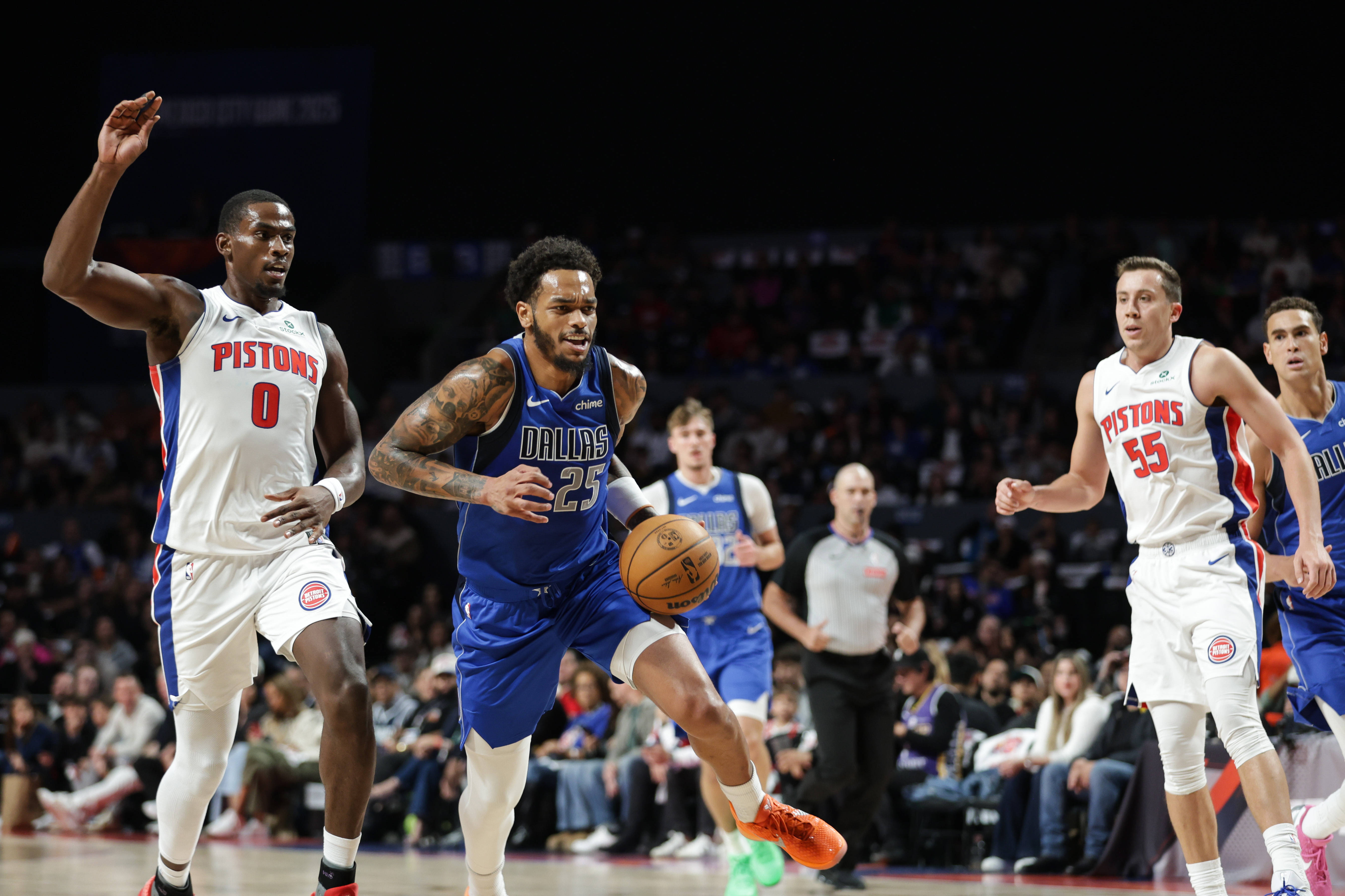 （体育）篮球——NBA常规赛：底特律活塞胜达拉斯独行侠