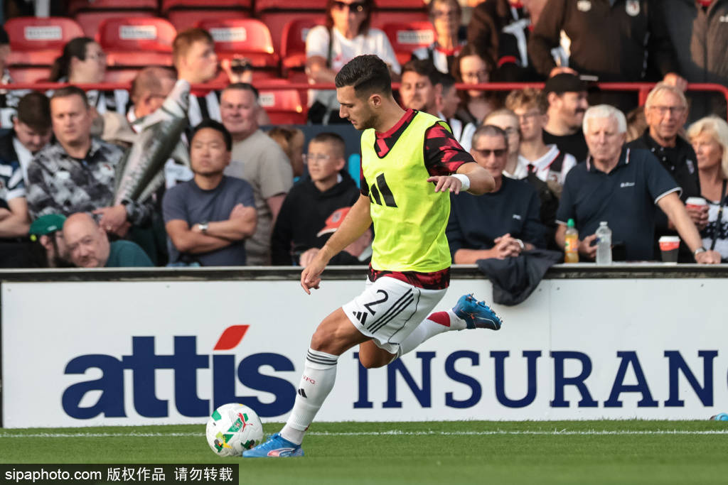 皇冠体育app-曼联惨遭低级别球队淘汰，拜耳勒沃库森火上浇油